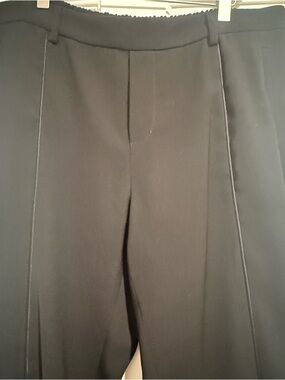 Like New! Vince Black Cropped Ankle Trousers